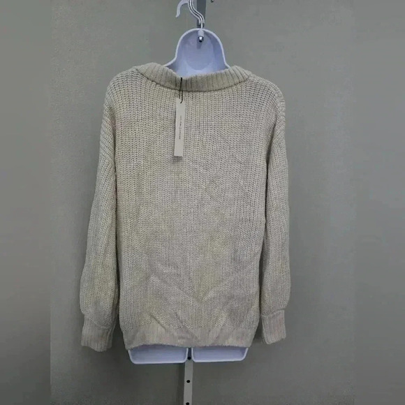 Stitches & Stripes Sz Small. Cozy V neck pull over sweater. Sold on Revolve - Picture 2 of 3